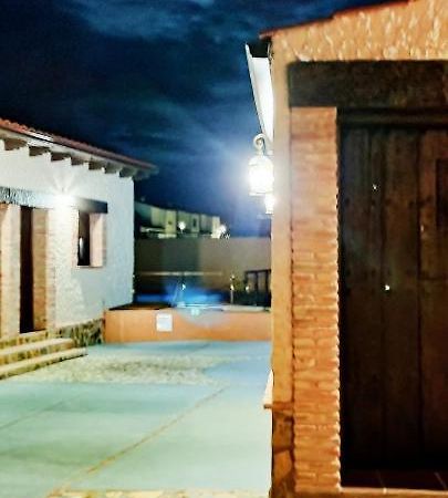 Los Montes Casa de hóspedes Casas de Miravete Exterior foto