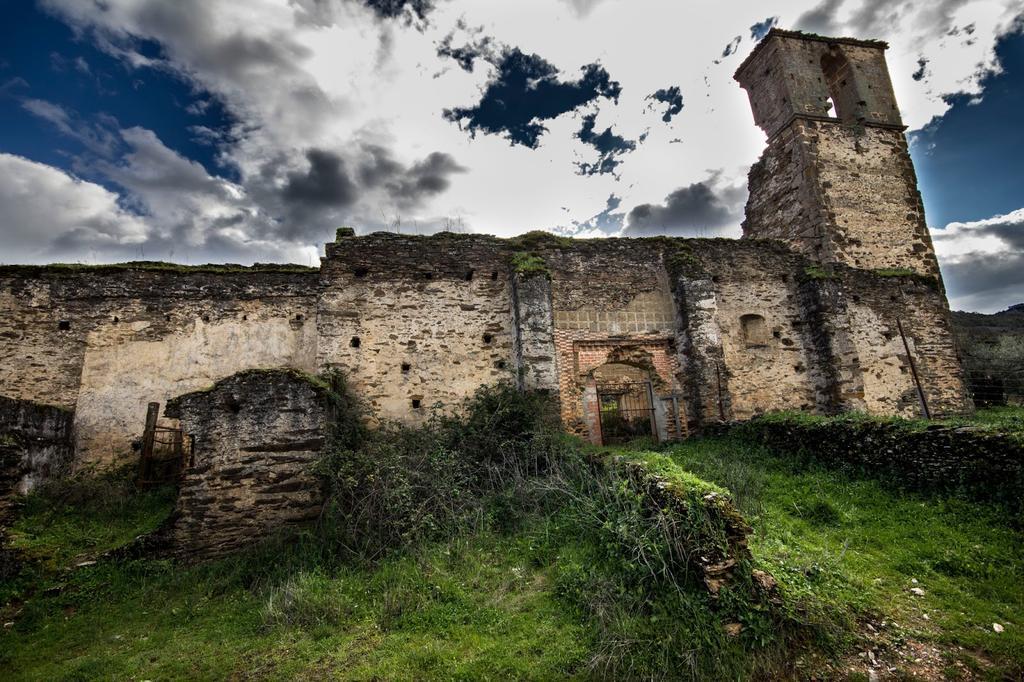 Los Montes Casa de hóspedes Casas de Miravete Exterior foto