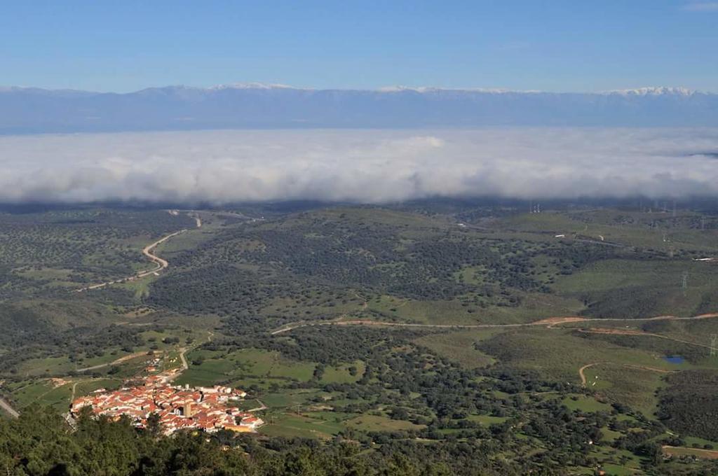 Los Montes Casa de hóspedes Casas de Miravete Exterior foto